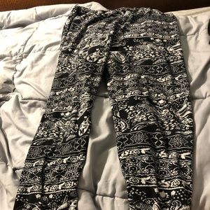 graphic leggings
